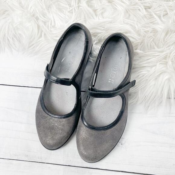 Naot Metallic‎ Pewter Suede Leather Mary Janes Slip On Flat Size 36 - Picture 1 of 4